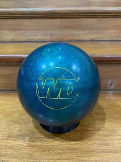 White Dot Bowling Ball (11 lbs)