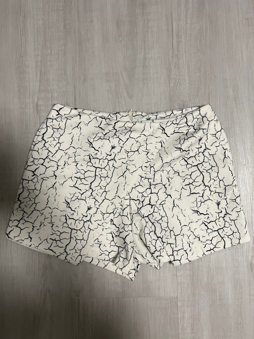 White patterned top shorts