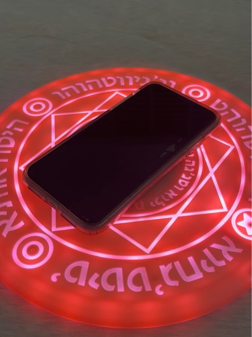 Wireless charging station, Mobile Phones & Gadgets, Other Gadgets on