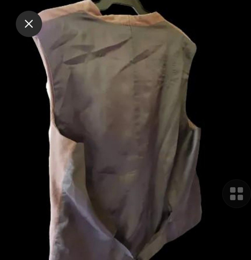 Zara Man Vest (Category: Coats, Jackets and Outerwear) located in Manila. Submitted by vanarse (Listing ID 1202445937, Image 3). Description: in good condition mejo halatang luma lang..