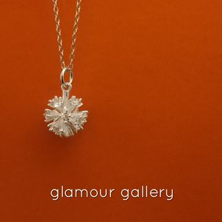 （分類：）位於 。 由 glamour.gallery 提交（商品編號 1202502594，圖片 1）。簡介： 。
