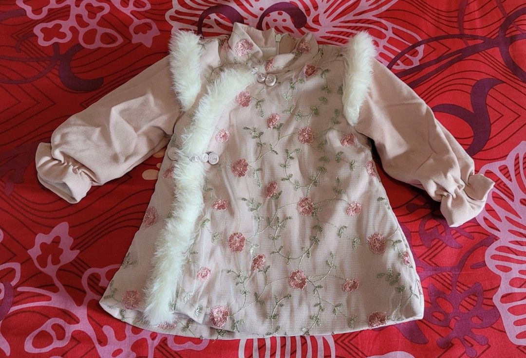 全新 幼女童刺繡拜年 賀年裙 華服 兒童 孕婦用品 嬰兒及小童流行時尚 Carousell