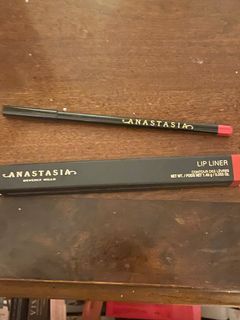 ABH lip liner - cranberry