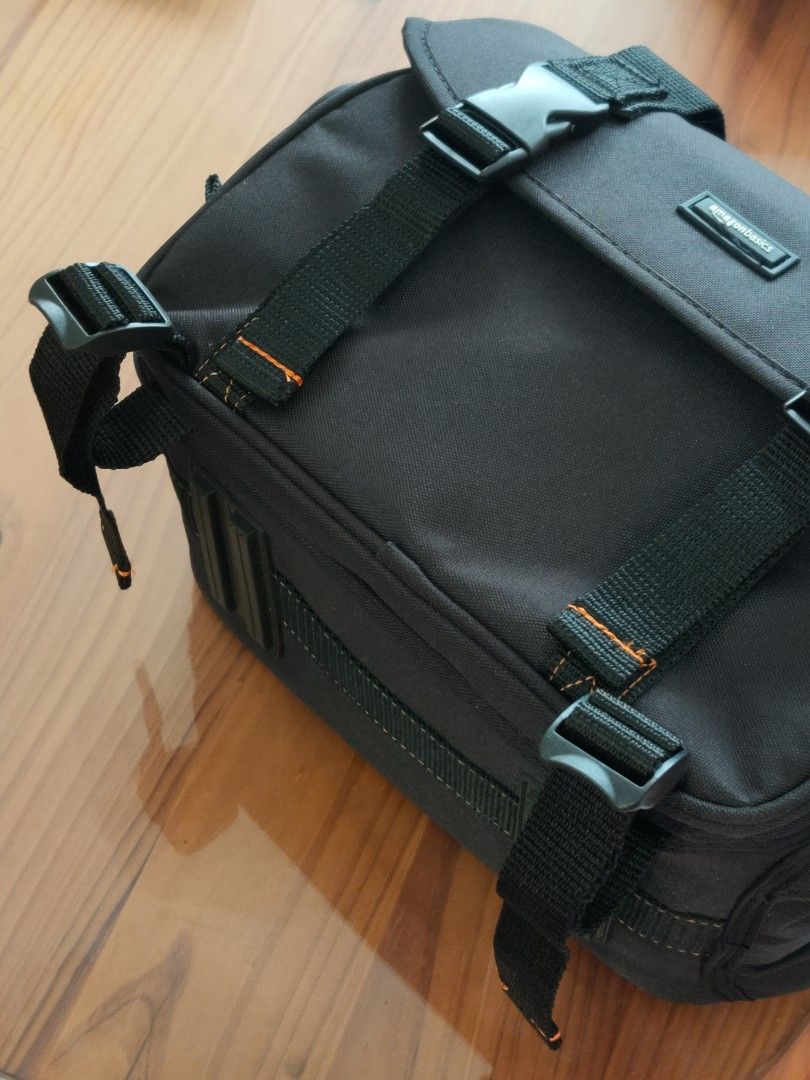 Amazonbasics camera hotsell sling bag