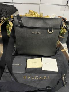(Category: ) located in . Submitted by LUXURE.BAGS (Listing ID 1202638795, Image 1). Description: .
