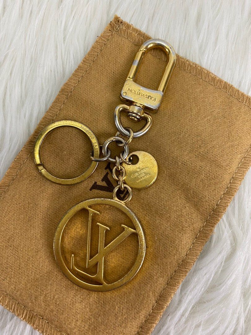 AUTHENTIC LV bag charm (Category: Luxury Accessories) located in Cavite. Submitted by bagtastic_boutique_ph (Listing ID 1202589879, Image 1). Description: Authentic Rank B With dustbag .