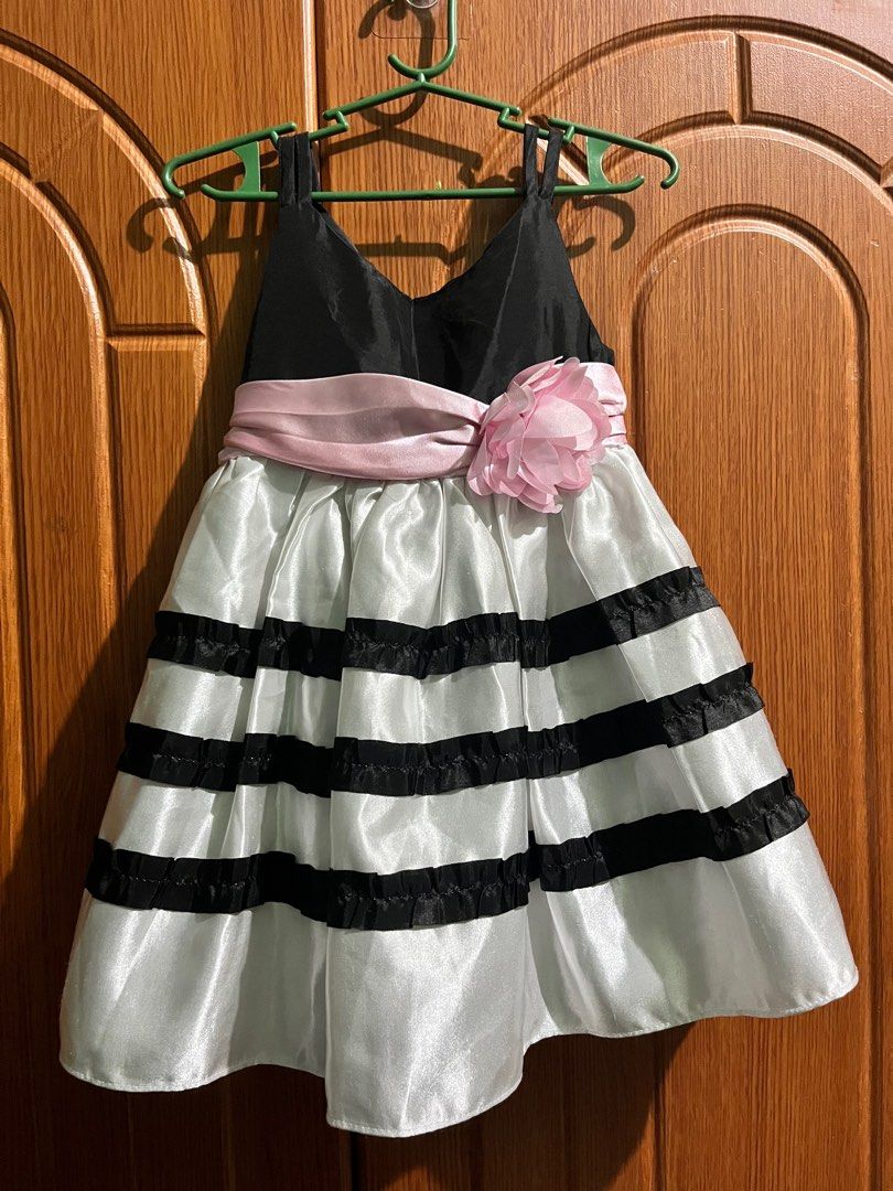 Baby dress (Category: Babies & Kids Fashion) located in Manila. Submitted by celdr01 (Listing ID 1202539790, Image 2). Description: Please see the pic for details.