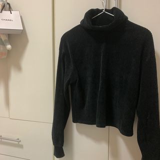 Bershka 燈芯絨高領🤍