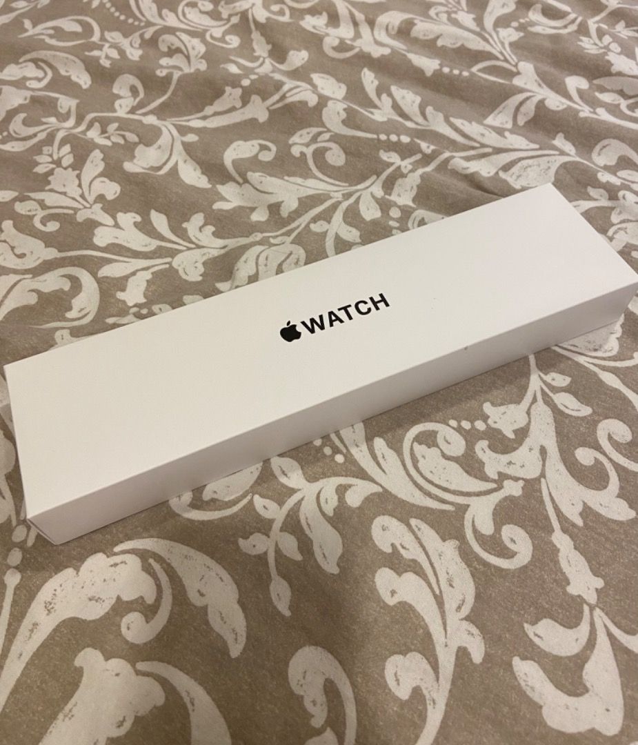 Box for apple watch SE 2022 40mm, Mobile Phones & Gadgets, Wearables