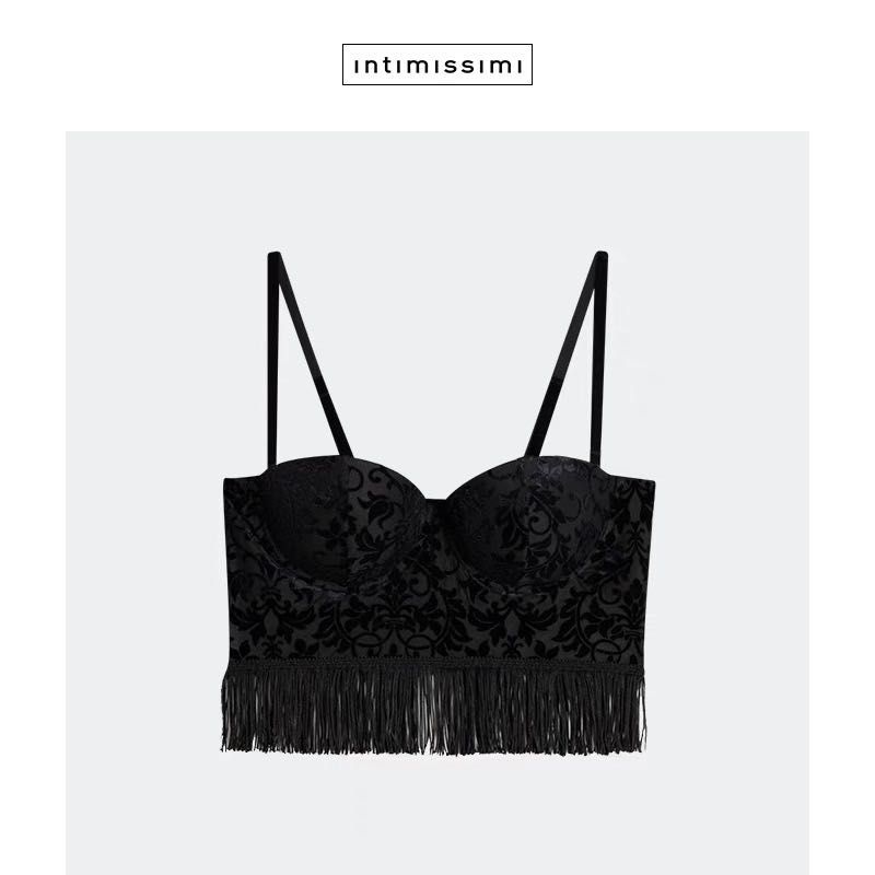 https://media.karousell.com/media/photos/products/2022/12/12/brand_intimissimi_bra_top_with_1670843013_d25be61a_progressive.jpg