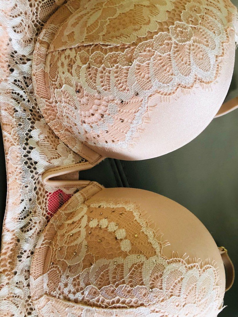 Brand new La Senza Beyond Sexy Bra 32D Nudes, Women's Fashion, New  Undergarments & Loungewear on Carousell