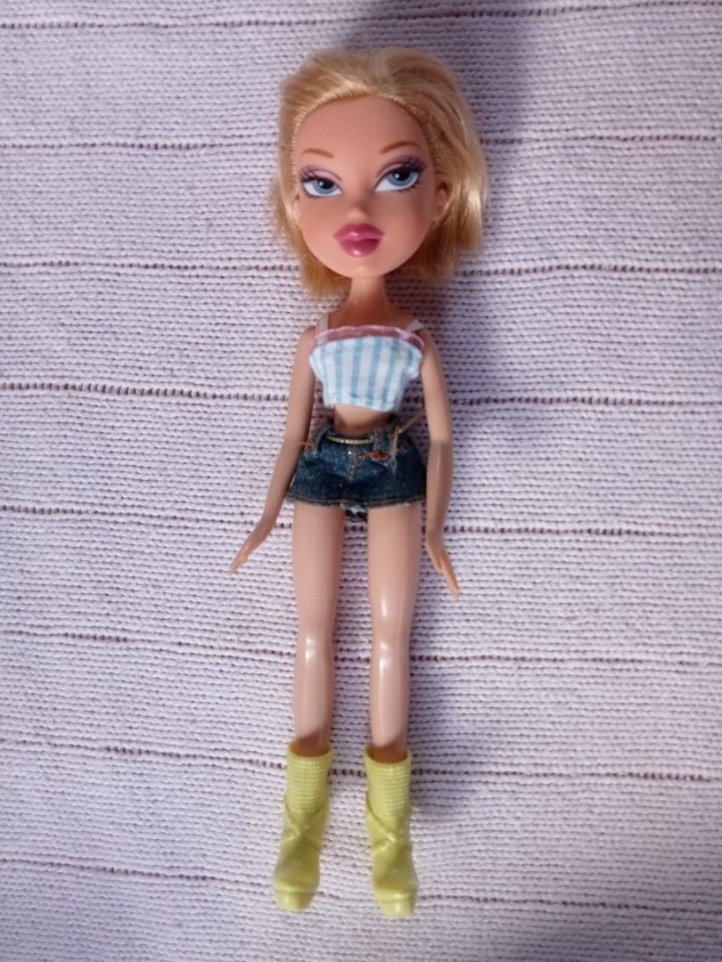 Bratz dolls cheap with short hair