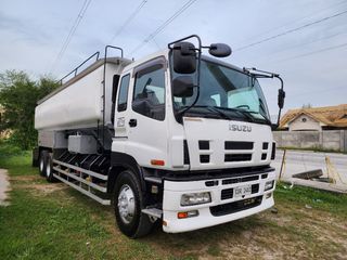Bulk feeds trucks Isuzu for sale