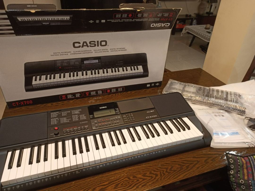 CASIO CT-X700 ALMOST BRAND NEW 6-MONTHS OLD 7-8 TIMES LANG NAGAMIT ...