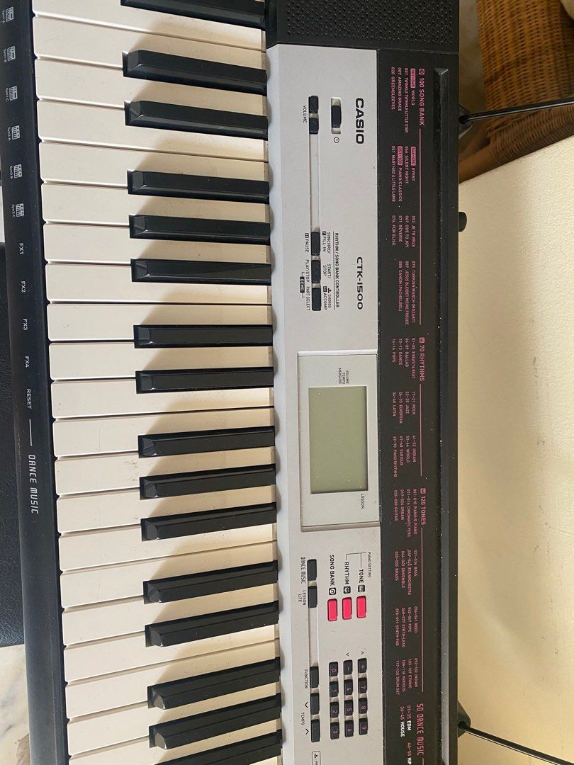 Casio keyboard, Hobbies & Toys, Music & Media, Musical Instruments on Carousell