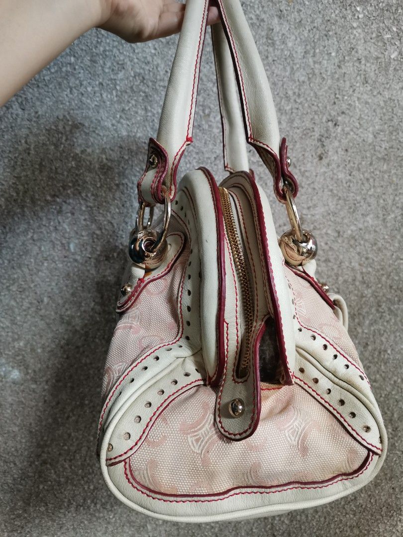 Celine Vintage (Category: Luxury Bags & Wallets) located in Butuan. Submitted by yangzzzverzosa (Listing ID 1202524961, Image 3). Description: minimal signs of wear; light color transfer in good condition 🌸 vintage rare find medium size 🌸 not guaranteed.