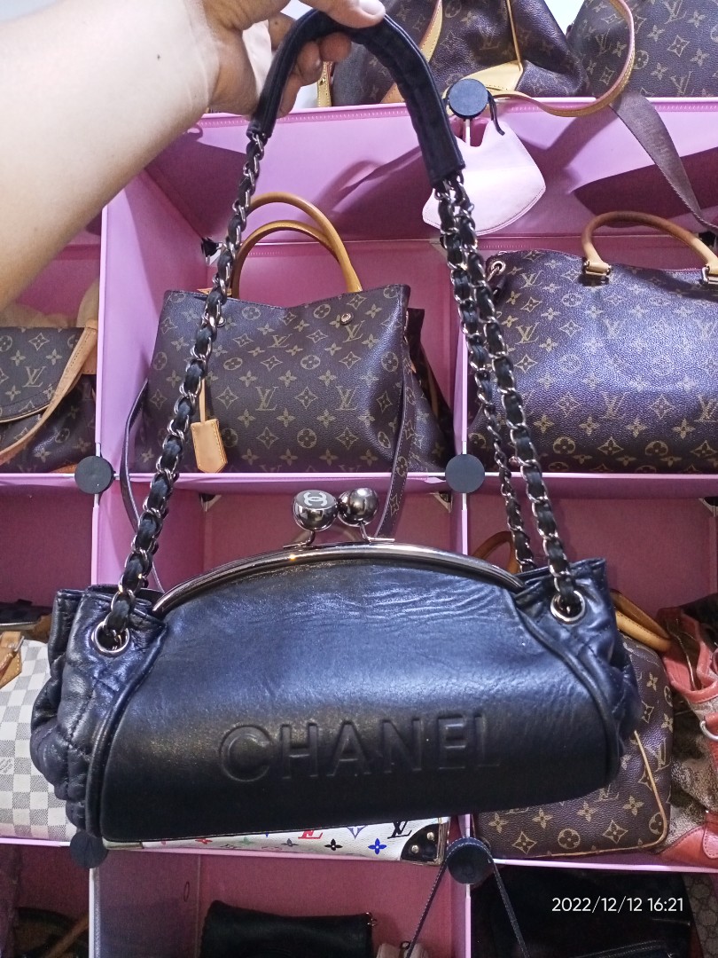 Chanel Vintage Kisslock Shoulder Bag, Luxury, Bags & Wallets on