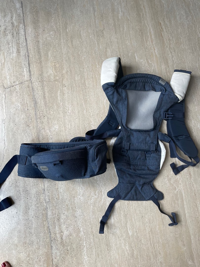 Chicco Hip Seat Carrier, Babies & Kids, Going Out, Carriers & Slings on