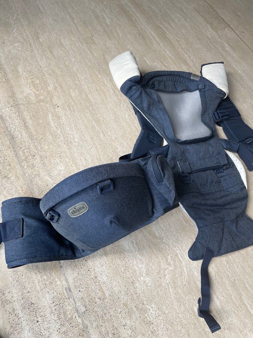 Chicco Hip Seat Carrier, Babies & Kids, Going Out, Carriers & Slings on