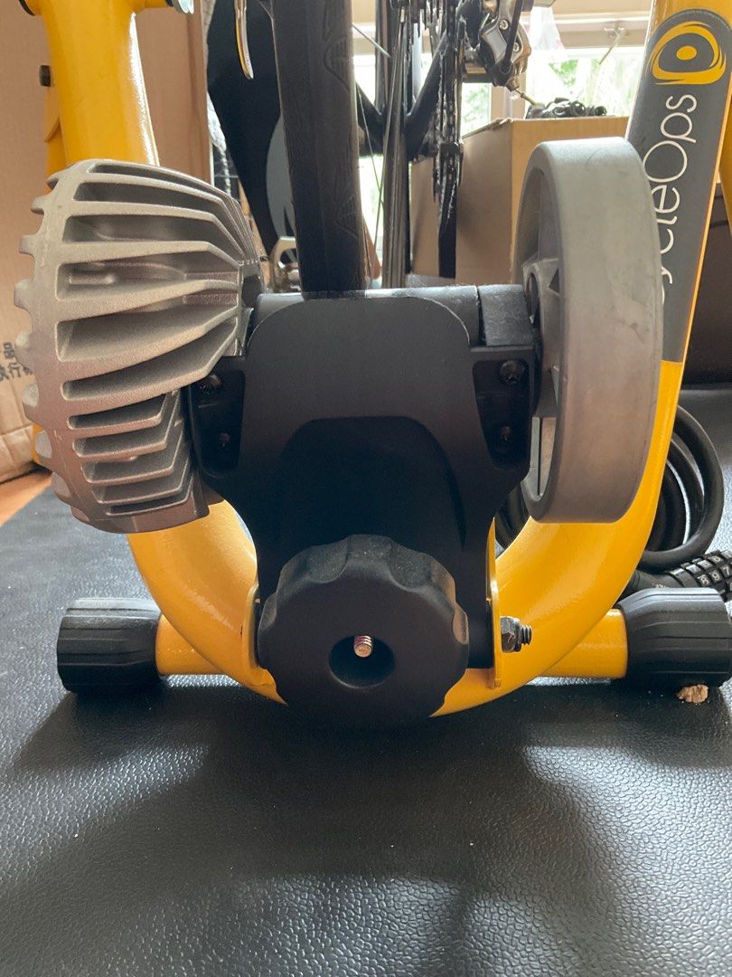 CycleOps Bicycle Trainer & Scott Bicycle, Sports Equipment, Bicycles