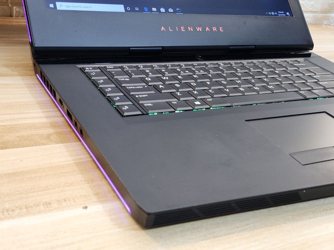 Dell Alienware 15 R3 i7-7th Gen 16GB RAM 256GB SSD 1TB HDD GTX 1060 6GB ...