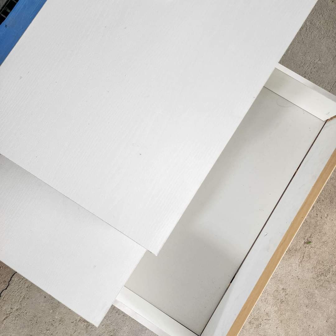 Expandable TV Rack/Center Table (Category: Shelves, Cabinets & Racks) located in Cavite. Submitted by curatedpieces.ph (Listing ID 1202563686, Image 2). Description: Personal used. rfs: our tv doesnt fit. Ideal for 32-40" na size ng tv if nakapatong. Pero no prob to use if naka hang sa wall yung TV Send me a msg for other inquiry.