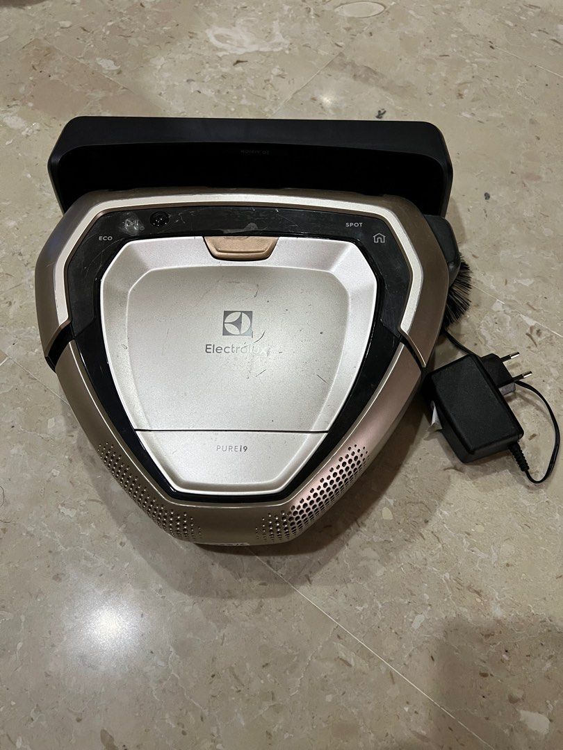 Electrolux Pure i9 robot vacuum cleaner, Furniture & Home Living