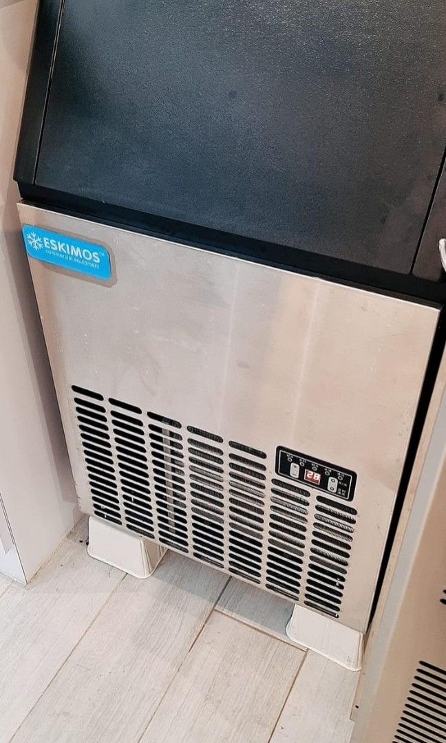 Eskimos Ice maker machine (55kg ice), TV & Home Appliances, Kitchen