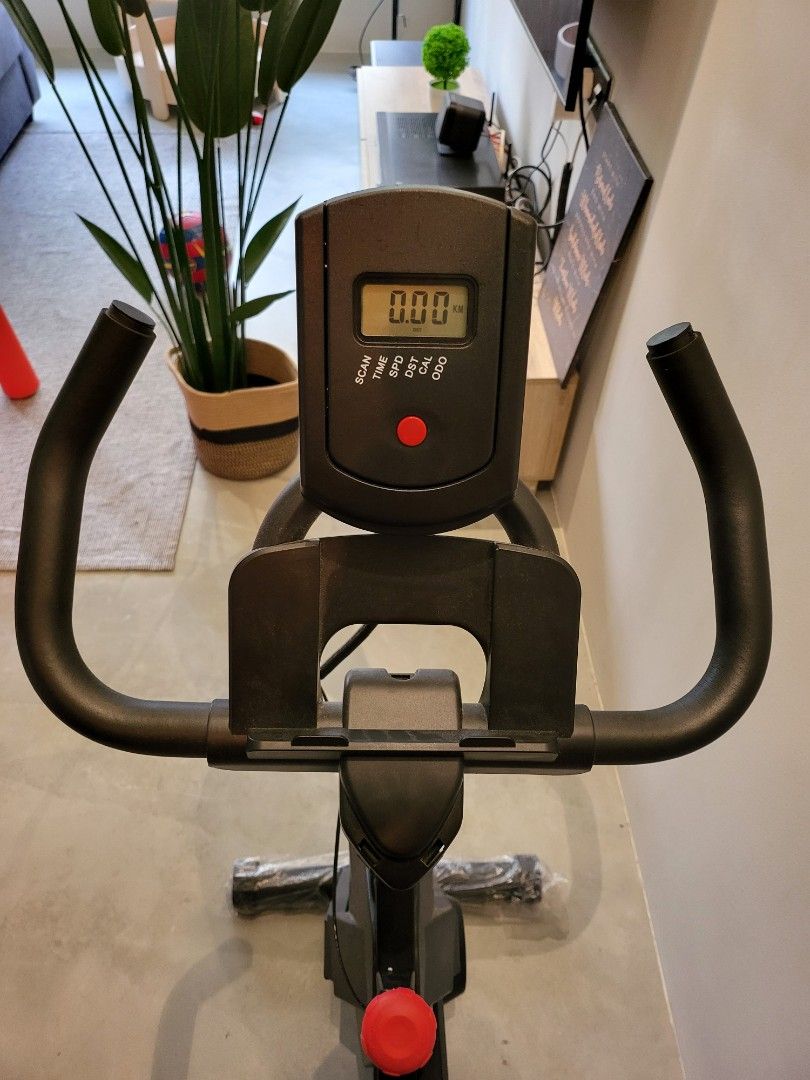Exercise Bike, Sports Equipment, Exercise & Fitness, Cardio & Fitness