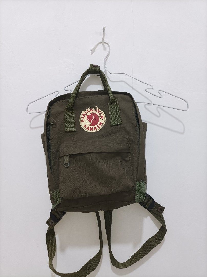 Fjallraven Kanken ori mini warna army pemakaian pribadi
