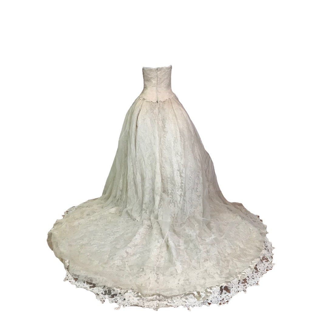 Vera wang textured hot sale organza wedding dress