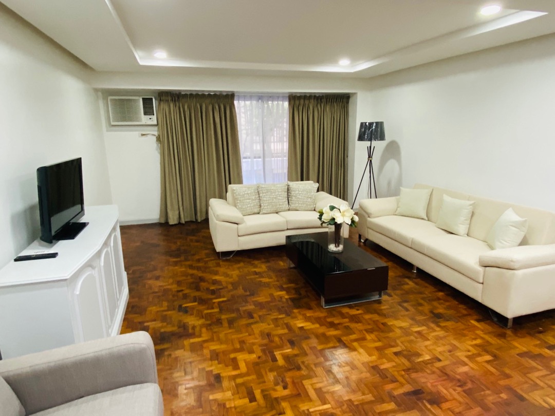 For Rent Newly Renovated Condo in Legazpi Village Makati (Big Cut