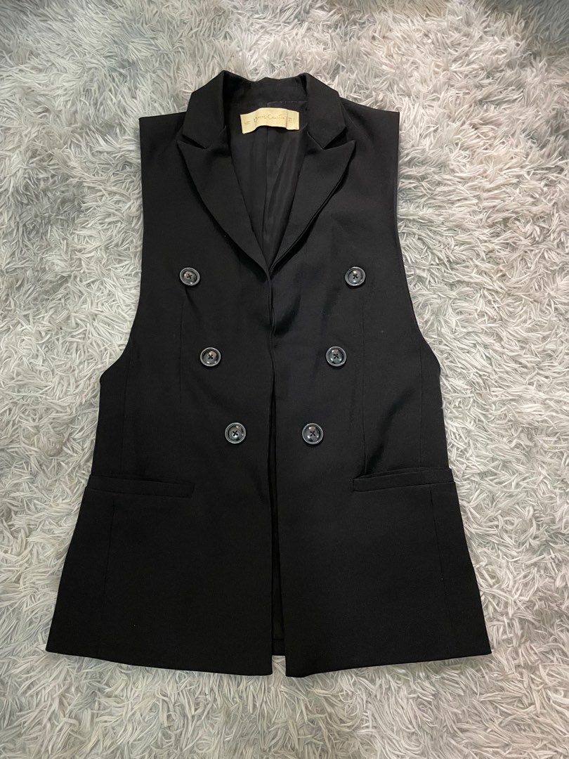 Sleeveless corporate discount attire