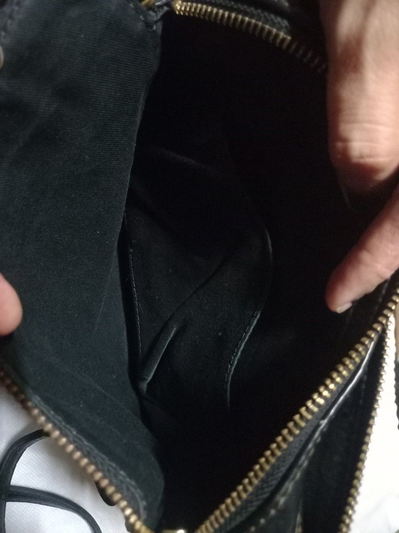 Fossil body bag, Women's Fashion, Bags & Wallets, Crossbody Bags on