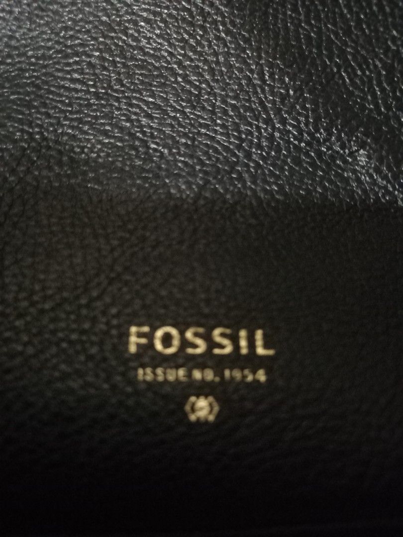 Fossil body bag, Women's Fashion, Bags & Wallets, Crossbody Bags on