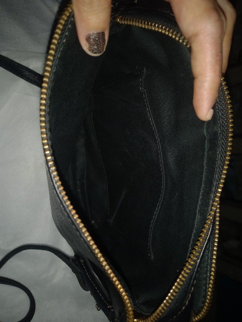 Fossil body bag, Women's Fashion, Bags & Wallets, Crossbody Bags on