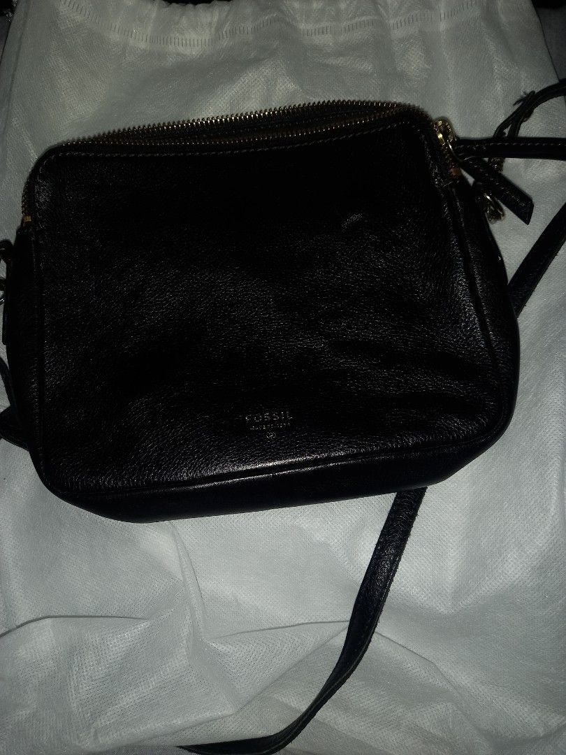 Fossil body bag, Women's Fashion, Bags & Wallets, Crossbody Bags on