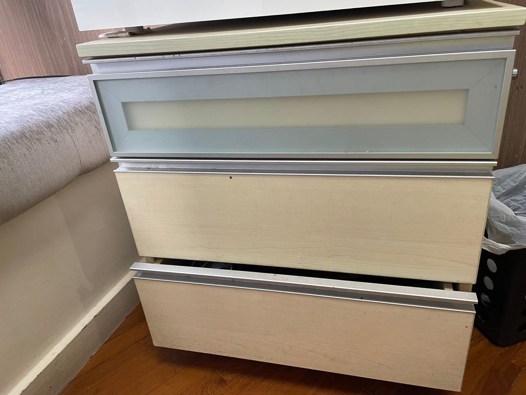 Free Chest Of Drawers Self collect, Furniture & Home Living, Furniture