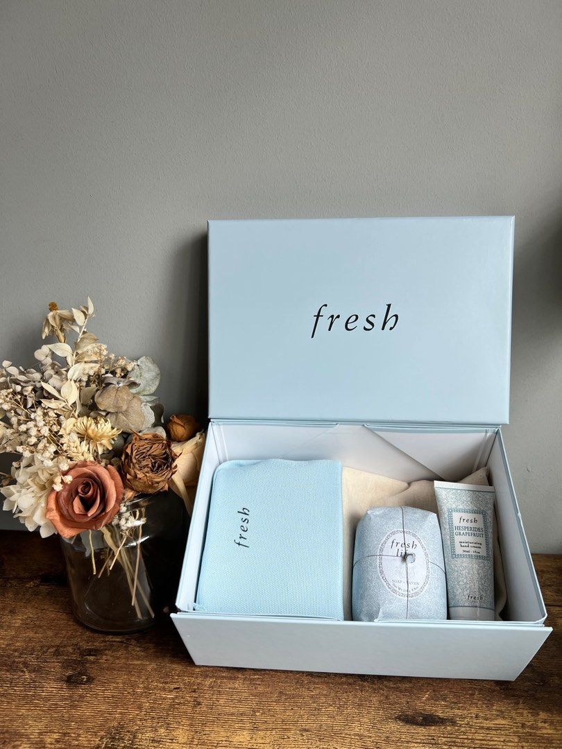 Fresh Travel Pouch Gift Set, Beauty & Personal Care, Face, Face Care on Carousell