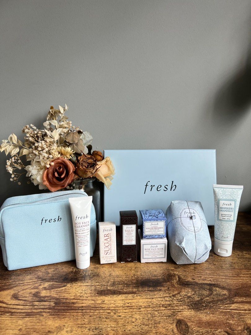 Fresh Travel Pouch Gift Set, Beauty & Personal Care, Face, Face Care on Carousell