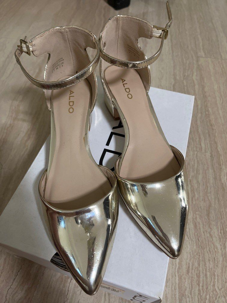 Gold cocktail shoes Women s Fashion Footwear Heels on Carousell