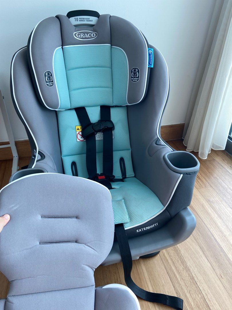 Graco Extend2Fit Convertible Car Seat Babies Kids Going Out