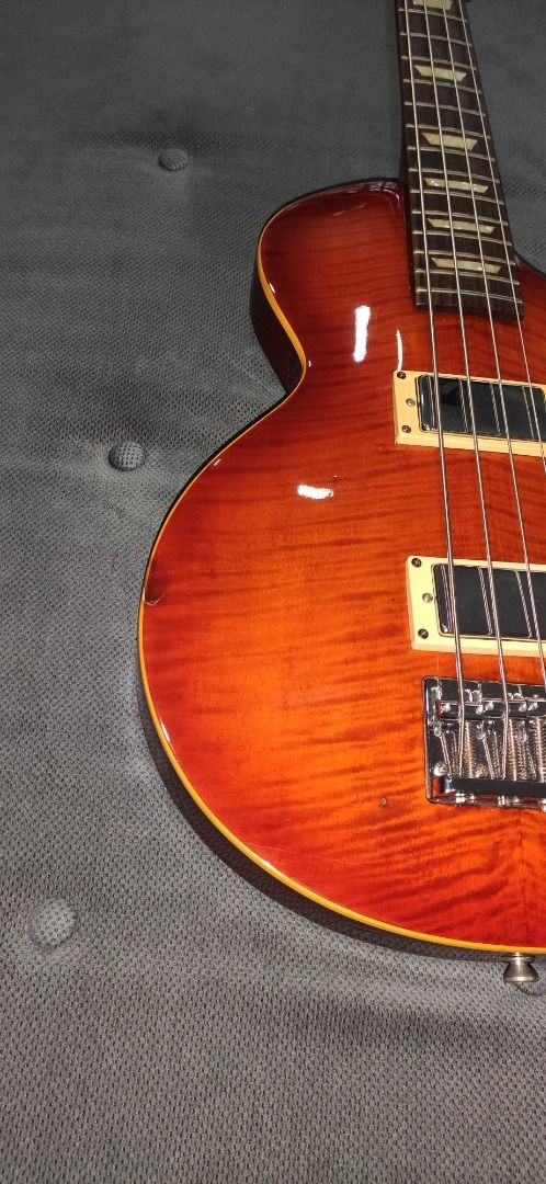 Grass Roots Les Paul Bass, Hobbies & Toys, Music & Media, Musical ...