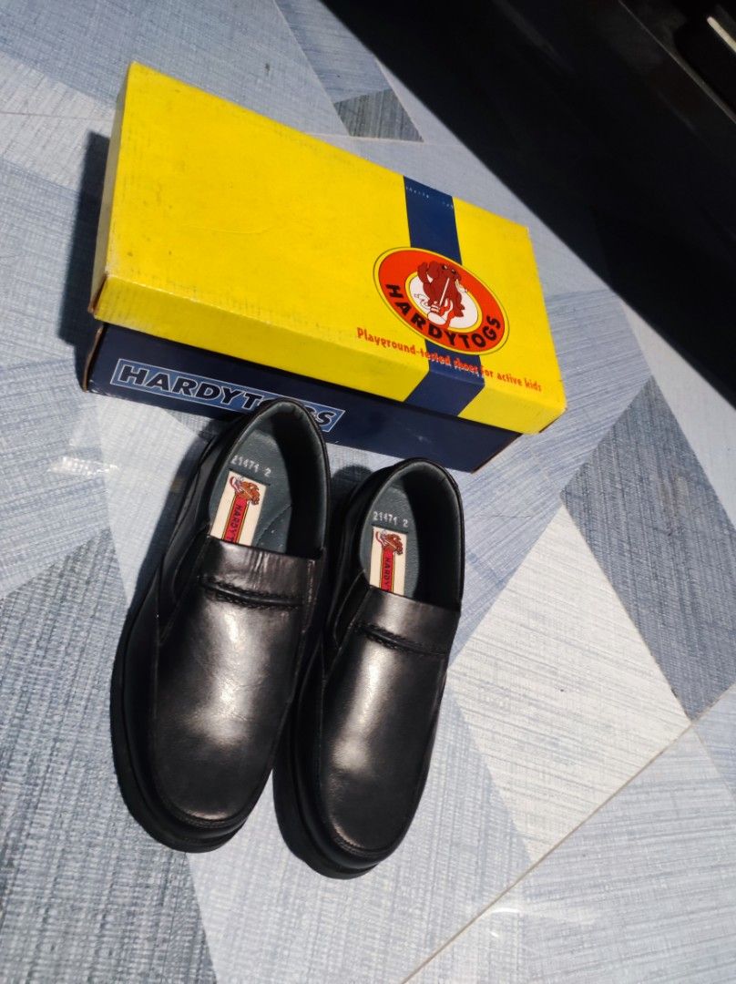 Hardy Togs Black Shoes (Category: Babies & Kids Fashion) located in Quezon City. Submitted by ionicman (Listing ID 1202639405, Image 2). Description: BRANDNEW UNUSED SIZE 3.5 KIDS 23cm po -presyuhan nyo nlng para sa dalawang sapatos ndi po nagamit nakalakihan na pm nlng sa interesado LOCATION: NOVALICHES BAYAN QC pick up or delivery pwd lalamove or grab pwd COD or Gcash accepted Thanks😀😀😀.
