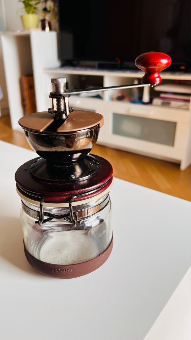 HARIO Coffee grinder, 傢俬＆家居, 廚具和餐具, 茶具配件 Carousell