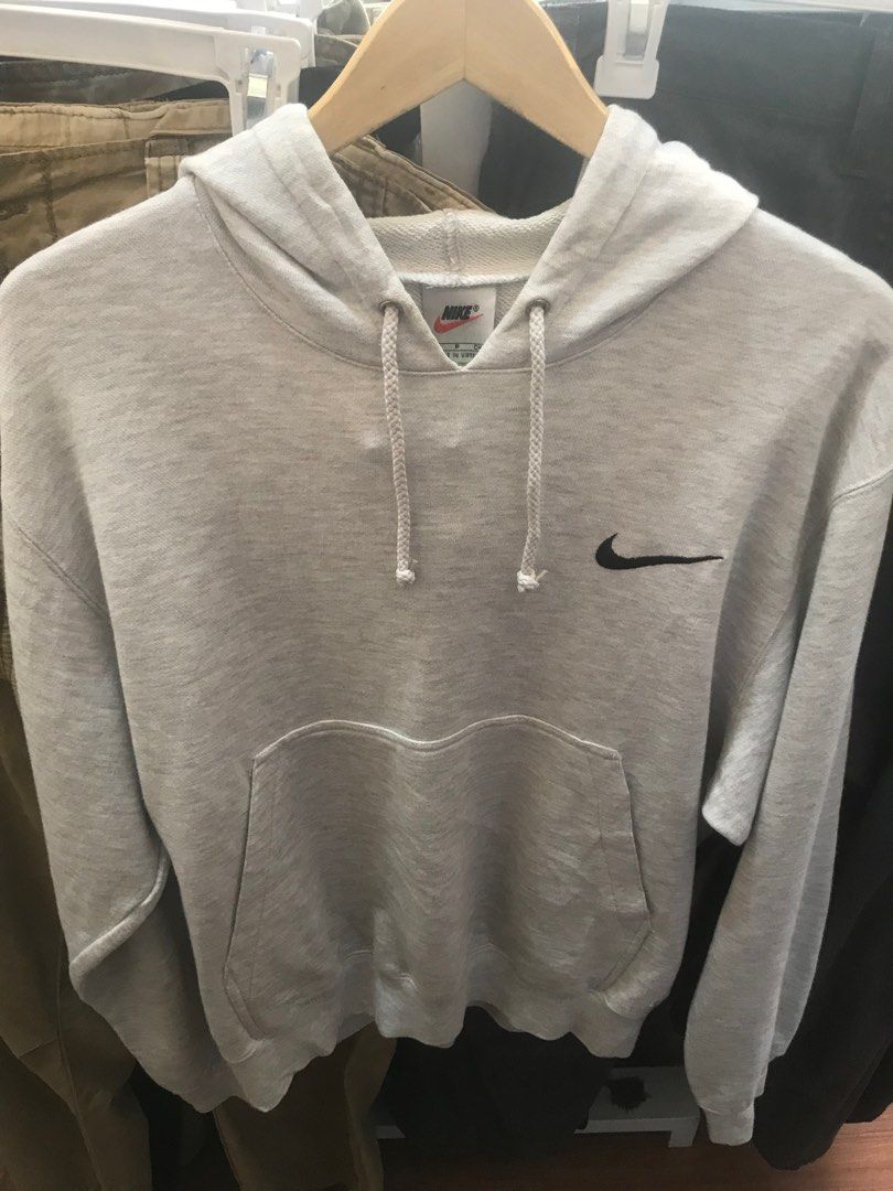 Hoodie nike vintage 90s, Fesyen Pria, Pakaian , Baju Luaran di Carousell