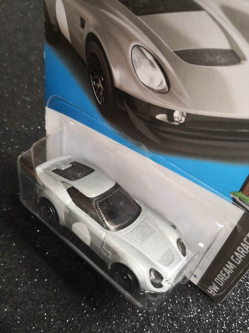 Hot Wheels El Segundo Coupe Dream Garage First Edition, Hobbies & Toys