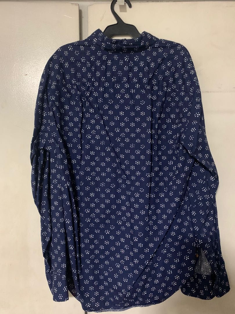 J. Crew printed long sleeves (Category: Tshirts & Polo Shirts ) located in Quezon City. Submitted by hellogoodbri (Listing ID 1202543770, Image 2). Description: -in very good condition; no issues - Size: S *message for more details RFS: decluttering.