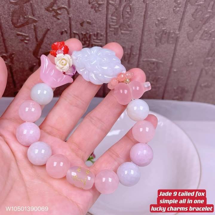 Jade 9 tailed fox simple bracelet, Women's Fashion, Jewelry