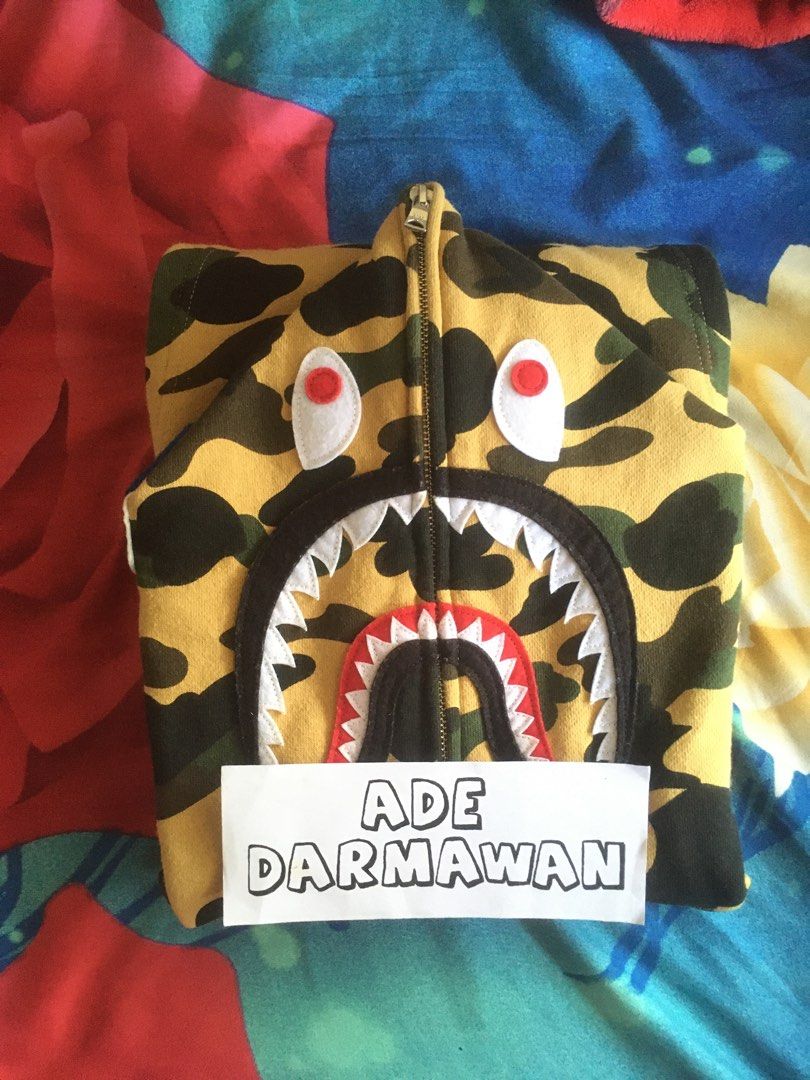 Jaket store bape shark